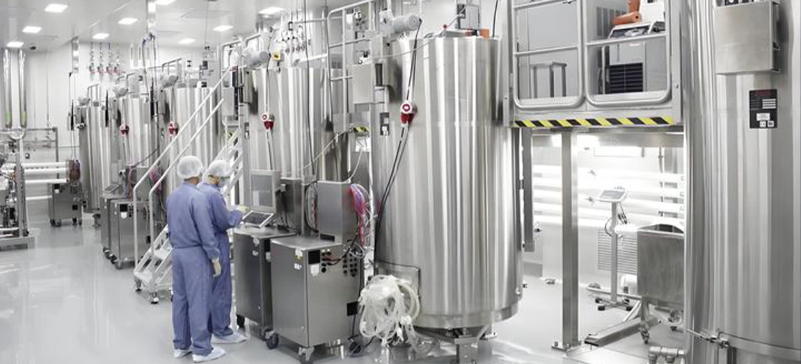 Sala limpia farmacéutica con buenas prácticas de fabricación (GMP)